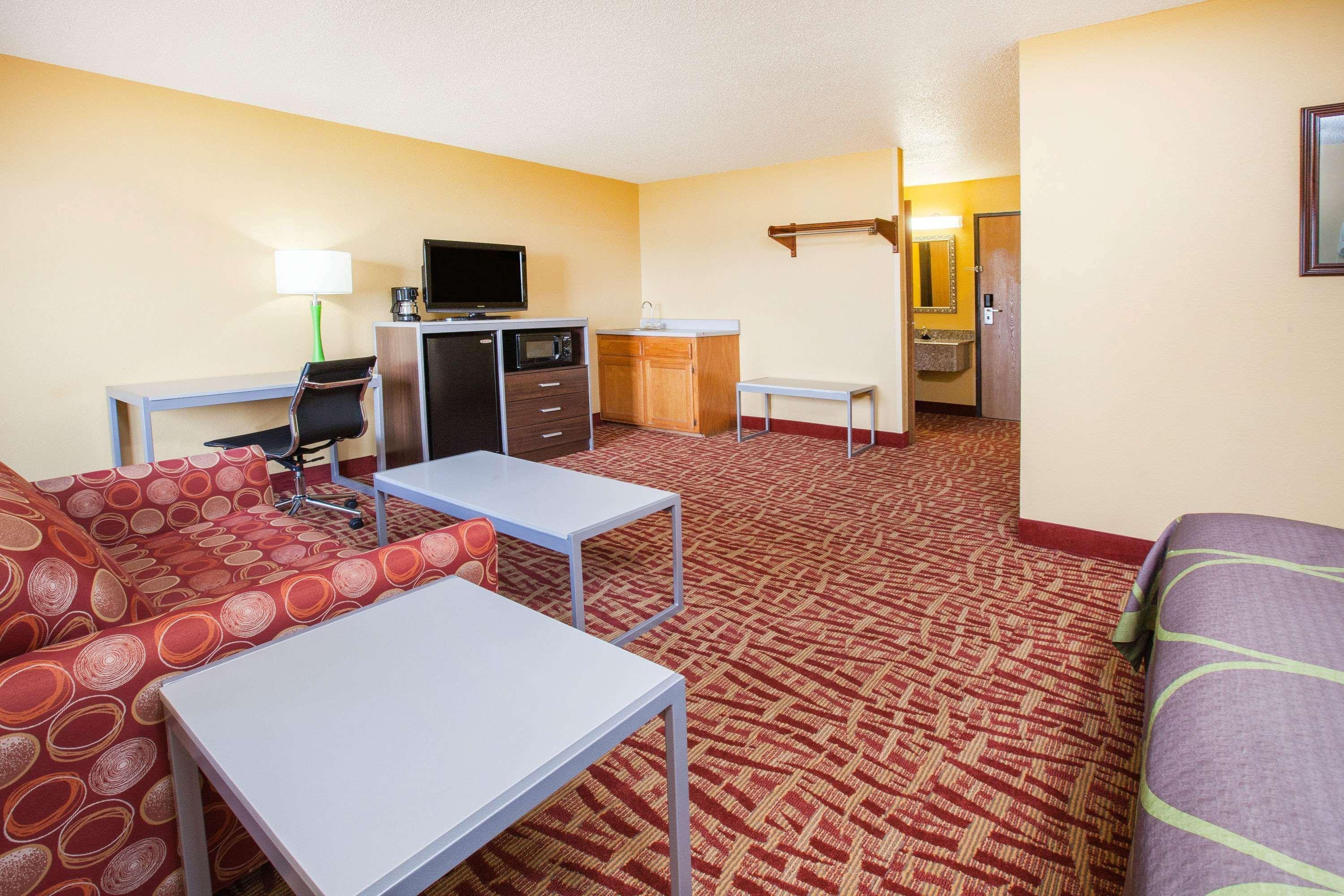 Super 8 By Wyndham Van Buren/Ft. Smith Area Exterior foto